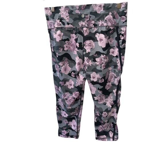 Livi Active Floral Camo Capri Leggings Lane Bryant poly/spandex Size 14/16 EUC - Picture 4 of 7